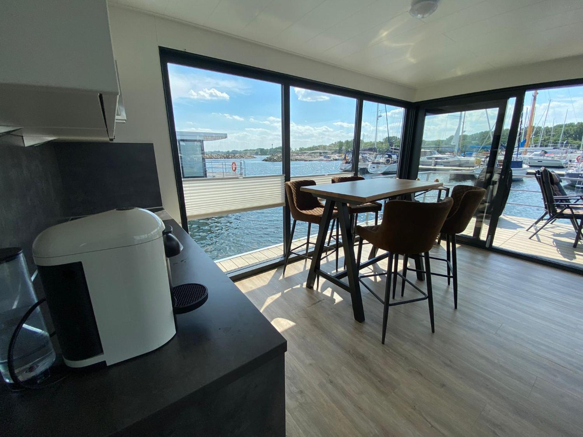 Urlaub Auf Dem Wasser Mit Einmaligen Ausblick - Well Hausboote Boltenhagen 10 Экстерьер фото