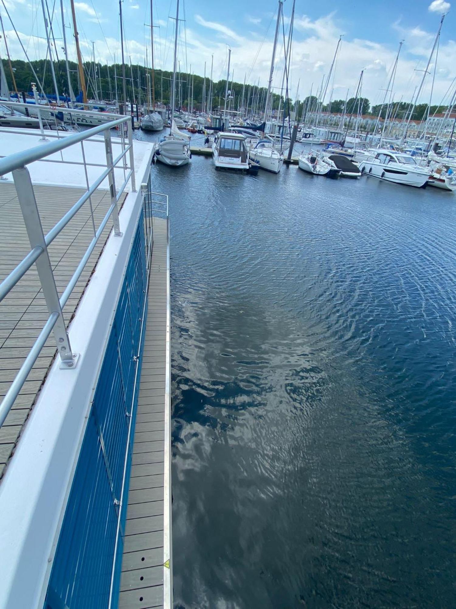 Urlaub Auf Dem Wasser Mit Einmaligen Ausblick - Well Hausboote Boltenhagen 10 Экстерьер фото